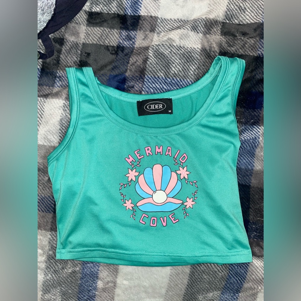 women’s teal crop top